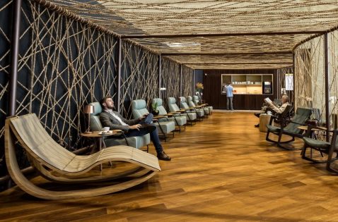 deserve priority pass lounge